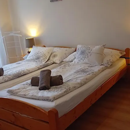 Home Apartman Aparthotel 4*